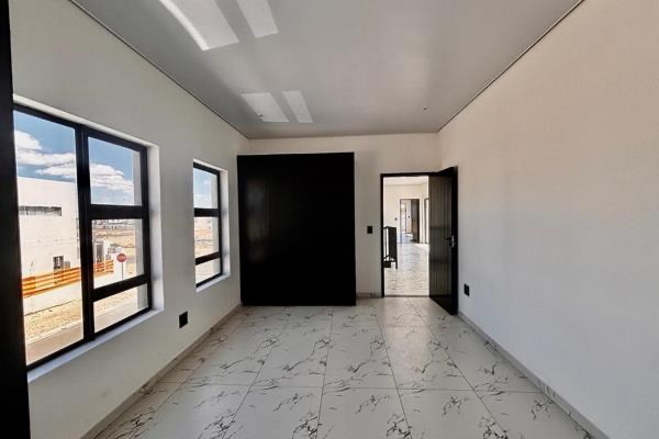 4 Bedroom Property for Sale in Sandown Western Cape